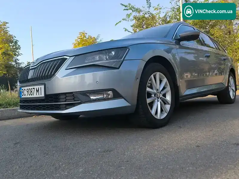 Skoda Superb 2017, фото з оголошення 2 з 19, VIN TMBJH9NPXH7546427