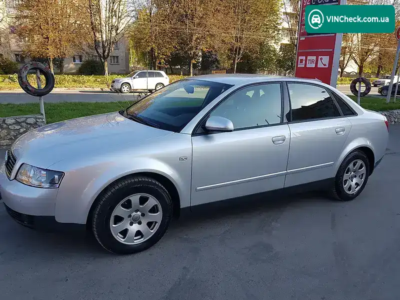 Audi A4 2003, фото з оголошення 2 з 20, VIN WAUZZZ8E83A303928
