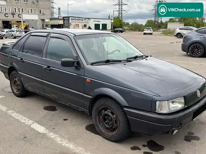 Volkswagen Passat 1992, фото з оголошення 1 з 21, VIN WVWZZZ31ZNE210736