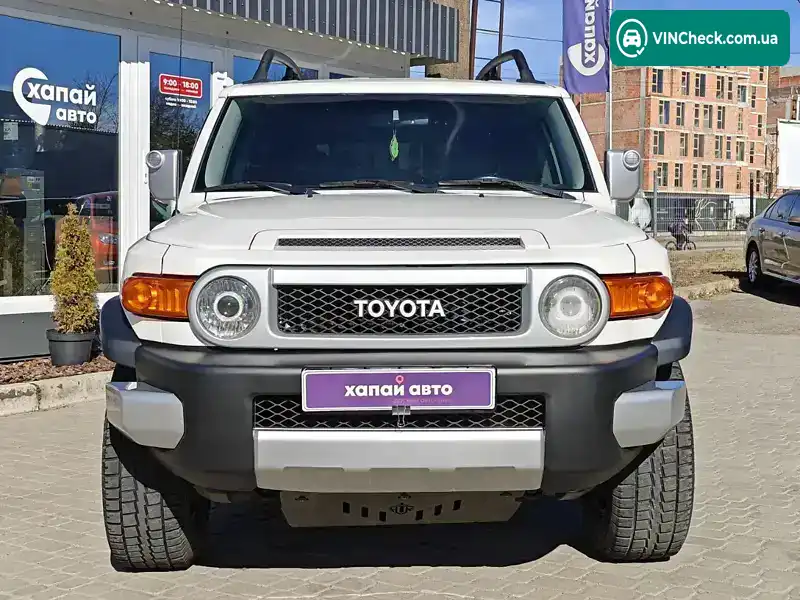 Toyota FJ Cruiser 2010, фото з оголошення 2 з 21, VIN JTEBU4BF3AK091983