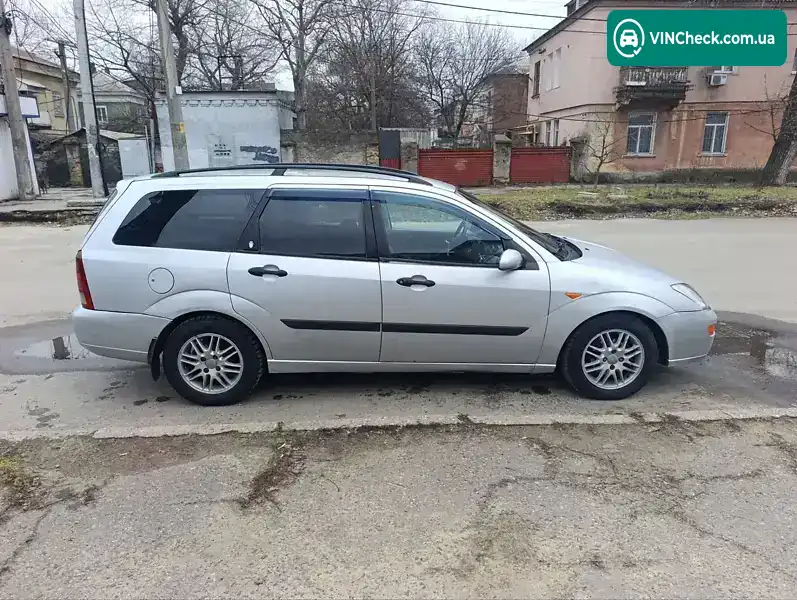 Ford Focus 2001, фото з оголошення 2 з 5, VIN WF0NXXWPDN1R50980