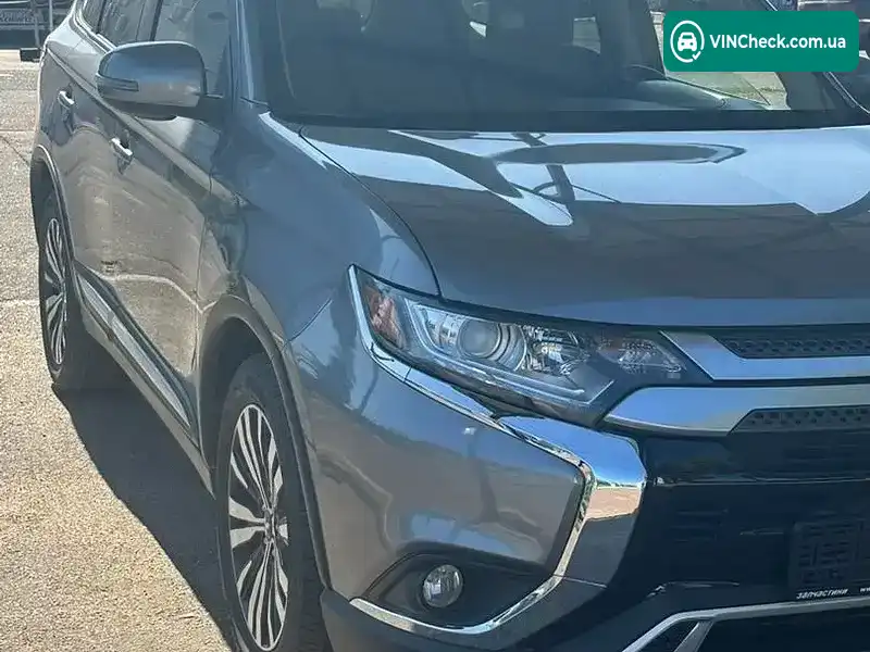 Mitsubishi Outlander 2019, фото з оголошення 1 з 20, VIN JA4AZ3A39KZ046181