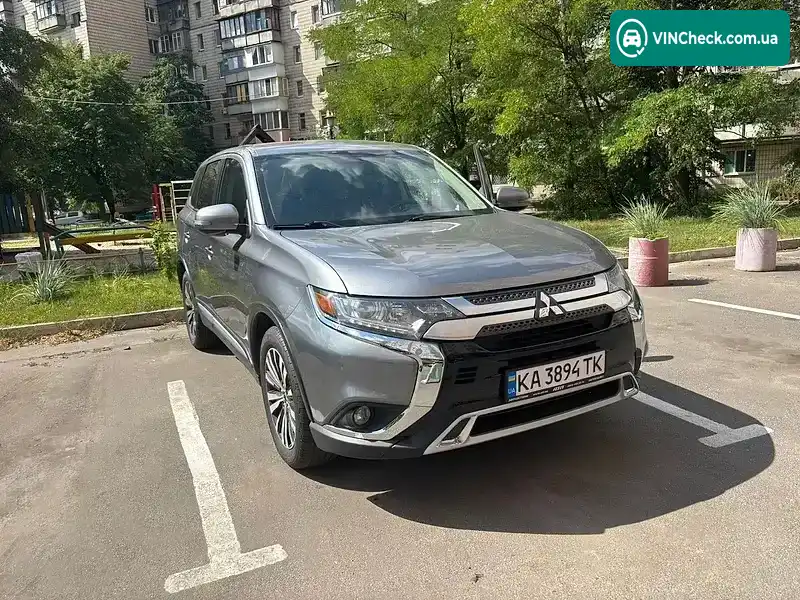 Mitsubishi Outlander 2019, фото з оголошення 2 з 20, VIN JA4AZ3A39KZ046181