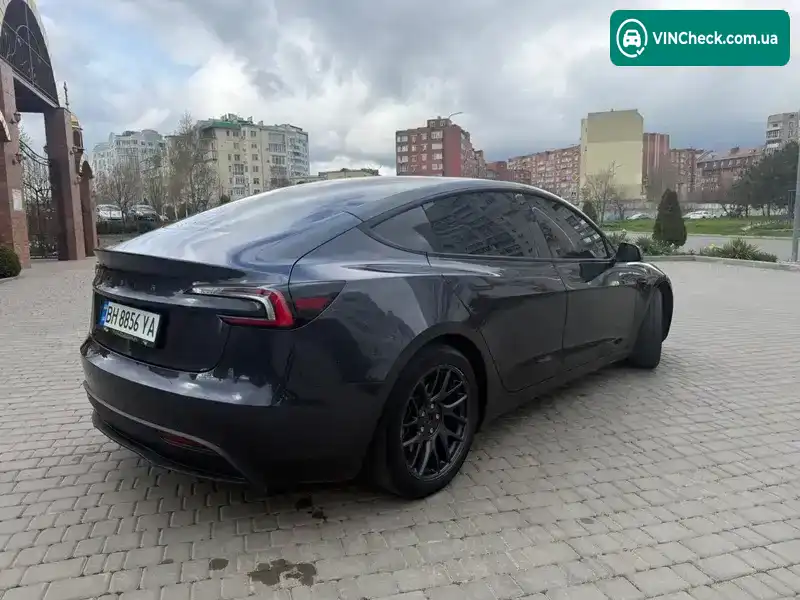 Tesla Model 3 2024, фото з оголошення 2 з 11, VIN LRW3E7FA9RC100355