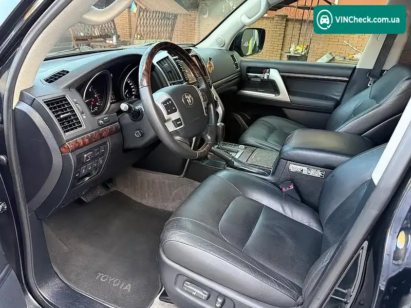 Toyota Land Cruiser 2013, фото з оголошення 2 з 20, VIN JTMCV05J004122835