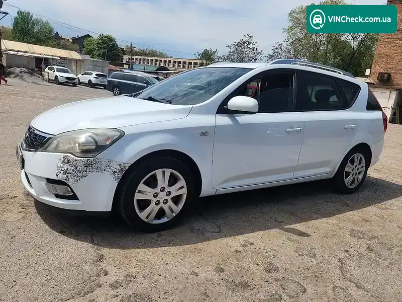 Kia Ceed 2011, фото з оголошення 2 з 16, VIN U5YHC816BBL189725