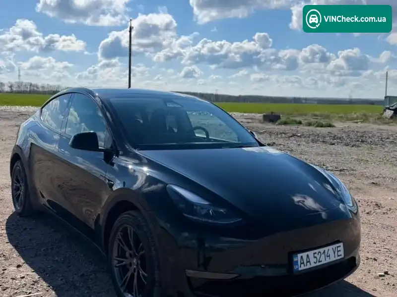 Tesla Model Y 2024, фото з оголошення 2 з 20, VIN 7SAYGAEE5SF217365