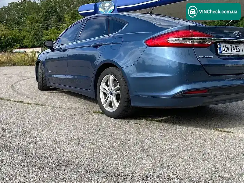 Ford Fusion 2018, фото з оголошення 2 з 19, VIN 3FA6P0LU0JR253105