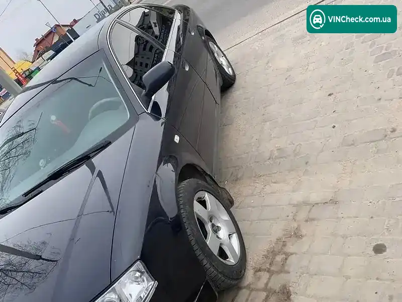 Audi A6 2001, фото з оголошення 2 з 8, VIN WAUZZZ4B72N005289