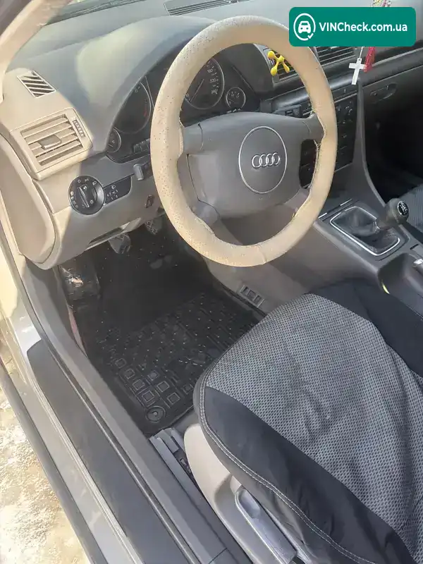 Audi A4 2001, фото з оголошення 1 з 9, VIN WAUZZZ8E12A116304