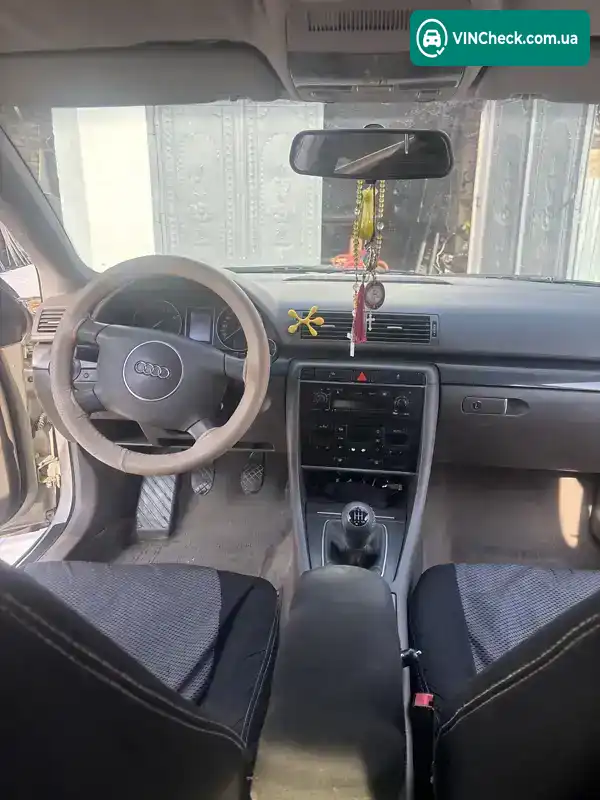 Audi A4 2001, фото з оголошення 2 з 9, VIN WAUZZZ8E12A116304