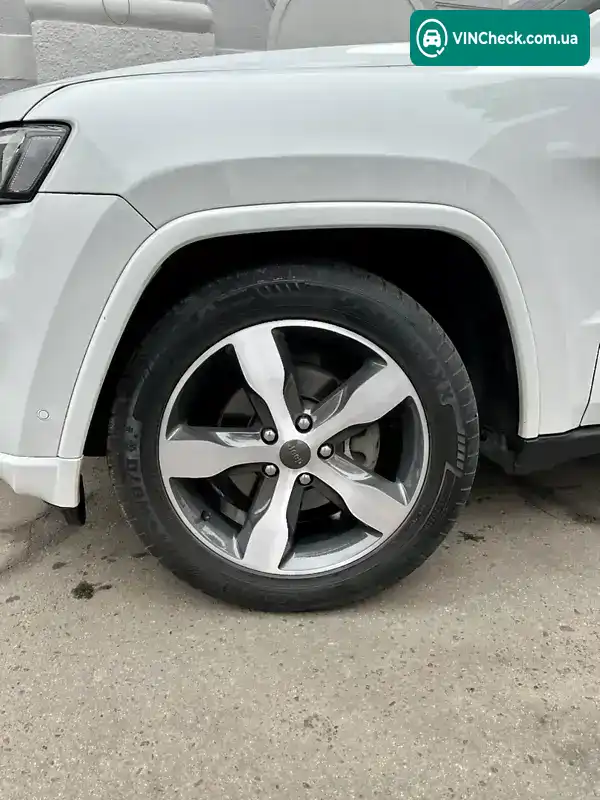 Jeep Grand Cherokee 2018, фото з оголошення 2 з 21, VIN 1C4RJFBG4KC636858