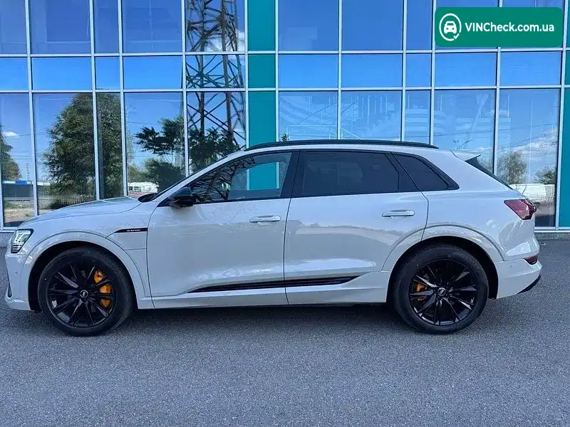 Audi e-tron 2020, фото з оголошення 2 з 9, VIN WAUZZZGE1LB025613