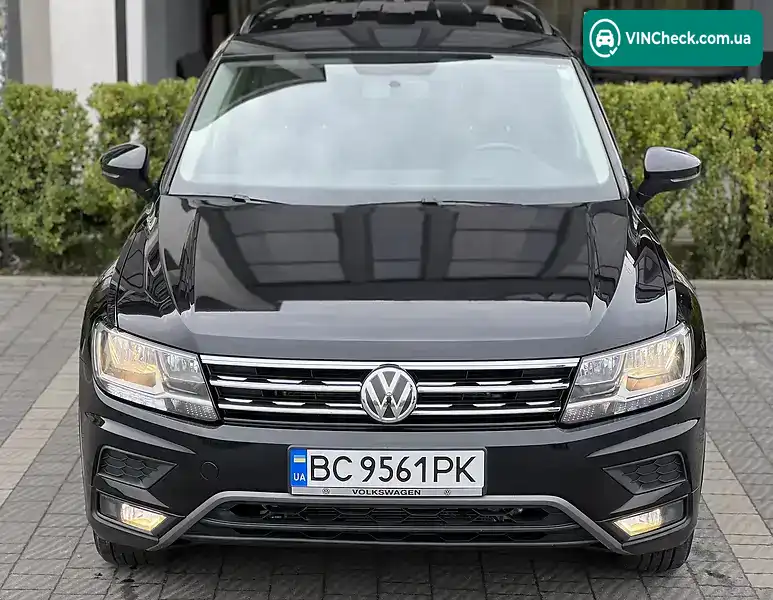 Volkswagen Tiguan 2017, фото з оголошення 1 з 20, VIN 3VV0B7AX1JM007618