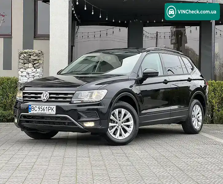 Volkswagen Tiguan 2017, фото з оголошення 2 з 20, VIN 3VV0B7AX1JM007618