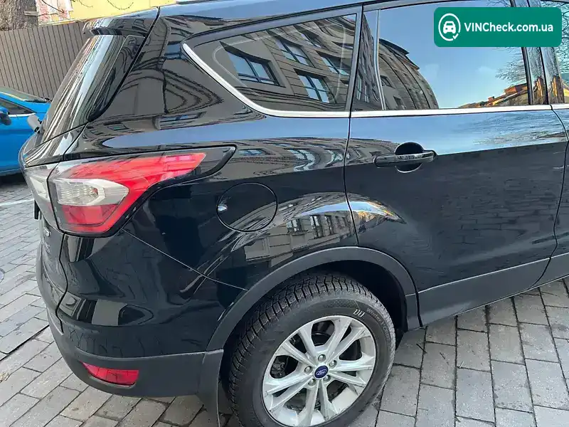 Ford Kuga 2019, фото з оголошення 2 з 20, VIN WF0AXXWPMAKY67839