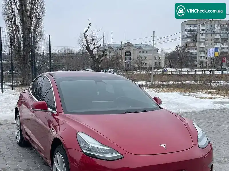 Tesla Model 3 2018, фото з оголошення 2 з 11, VIN 5YJ3E1EA5JF020236