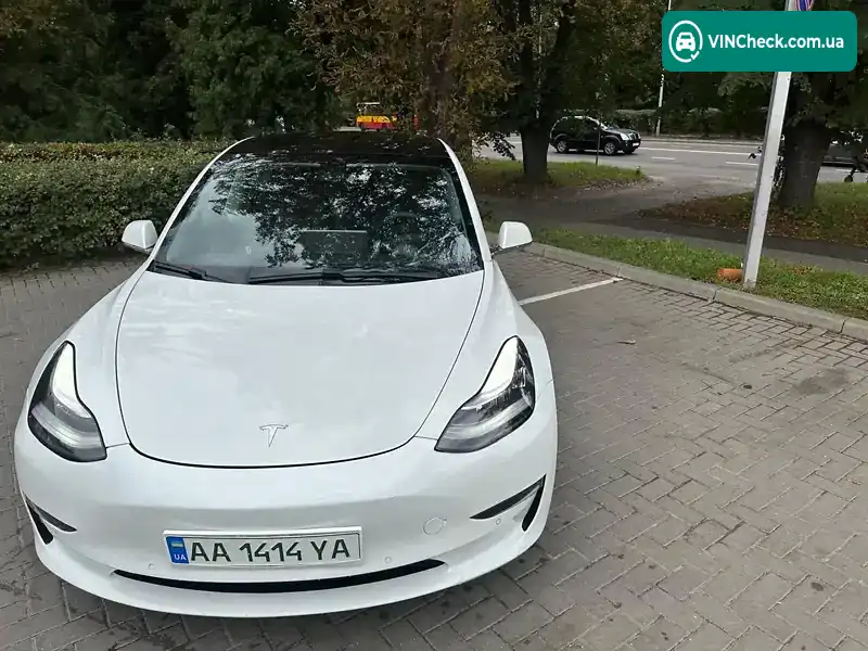 Tesla Model 3 2019, фото з оголошення 2 з 20, VIN 5YJ3E1EA7KF472562