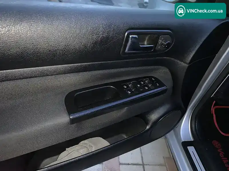 Volkswagen Golf 2003, фото з оголошення 2 з 20, VIN WVWZZZ1JZ3W657351