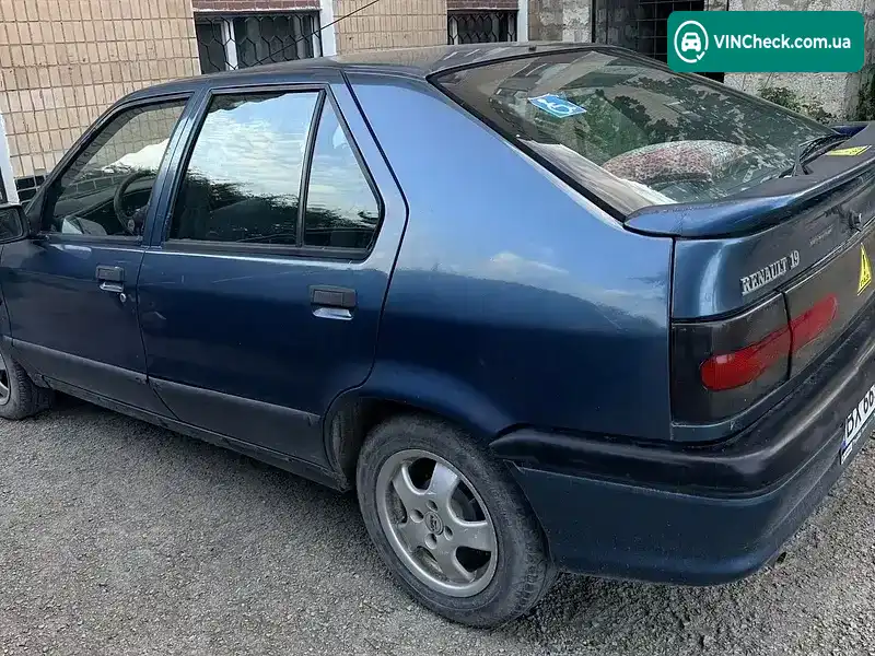 Renault 19 1994, фото з оголошення 2 з 9, VIN VF1B37400G0501884