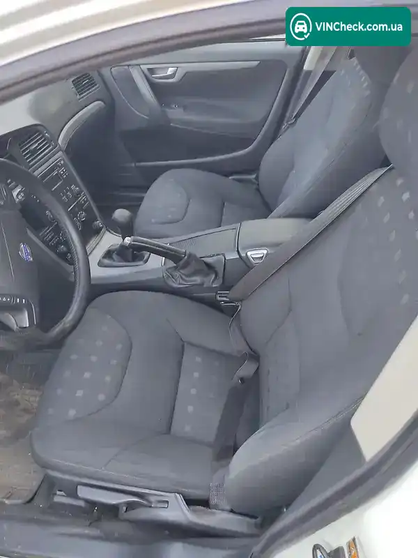 Volvo V70 2005, фото з оголошення 2 з 13, VIN YV1SW654252510141