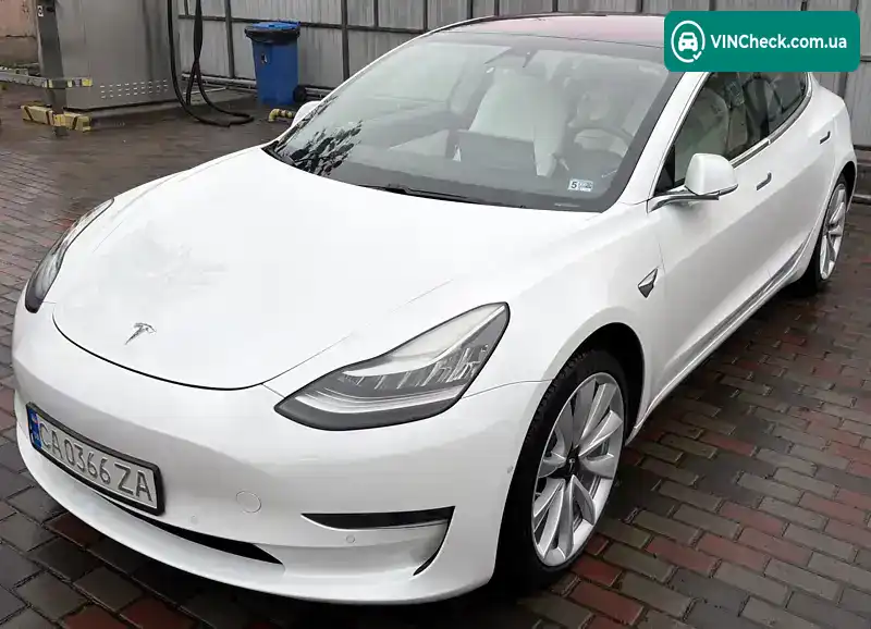 Tesla Model 3 2018, фото з оголошення 1 з 13, VIN 5YJ3E1EA3JF012426