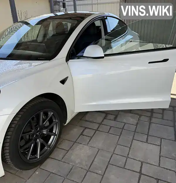 Tesla Model 3 2021, фото з оголошення 2 з 4, VIN 5YJ3E1EB8NF106655