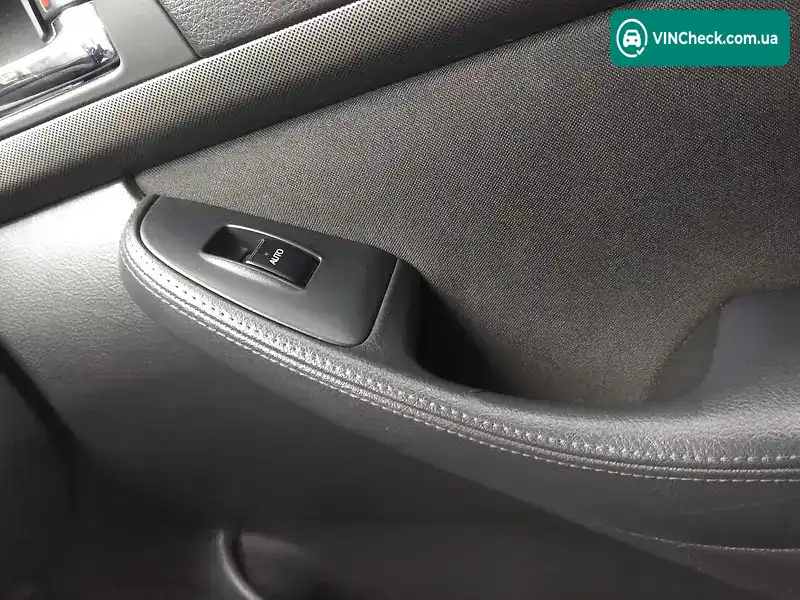 Toyota Avensis 2005, фото з оголошення 1 з 12, VIN SB1EB56L00E018102