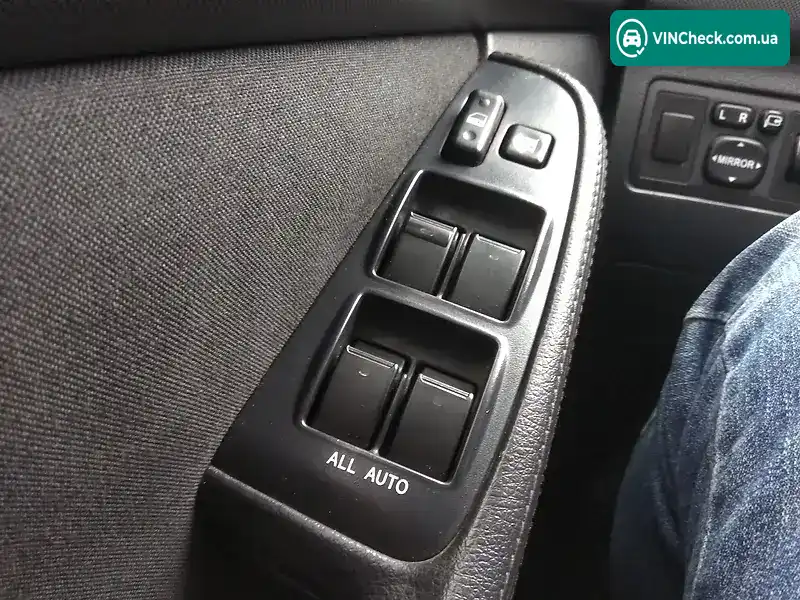 Toyota Avensis 2005, фото з оголошення 2 з 12, VIN SB1EB56L00E018102