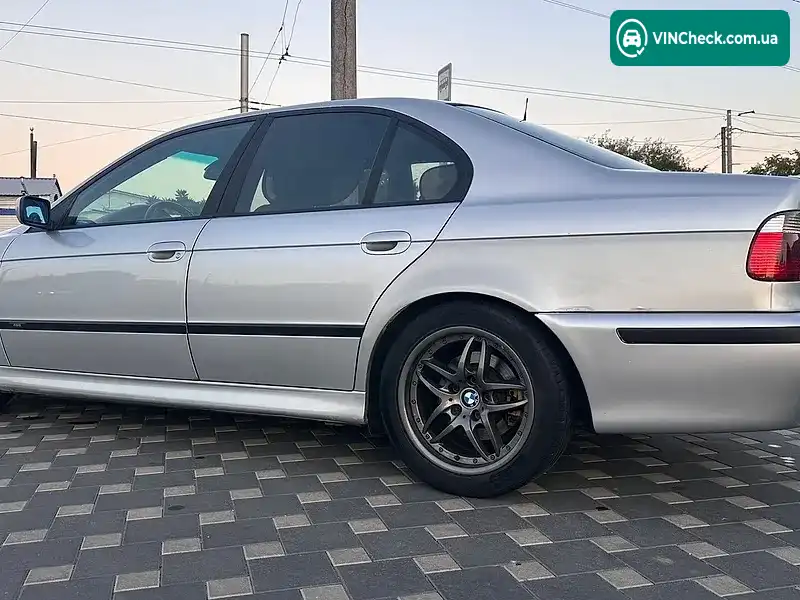 BMW 5 Series 2001, фото з оголошення 2 з 20, VIN WBADL81000GX53392