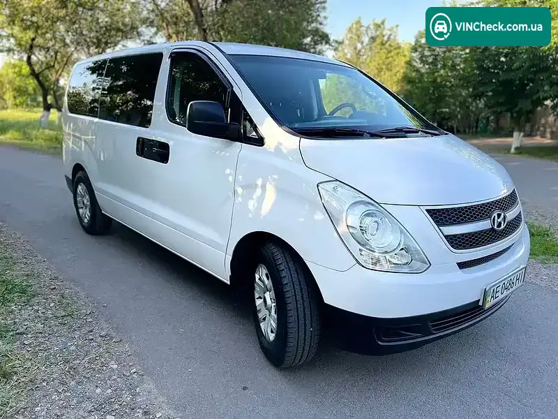 Hyundai H-1 2012, фото з оголошення 2 з 21, VIN KMJWA37H7CU440664