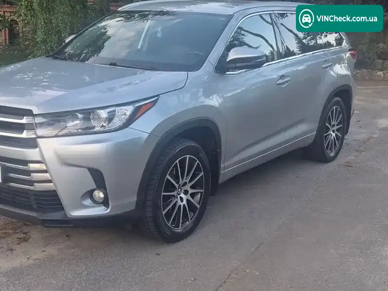 Toyota Highlander 2018, фото з оголошення 2 з 9, VIN 5TDDZRFH50S896818