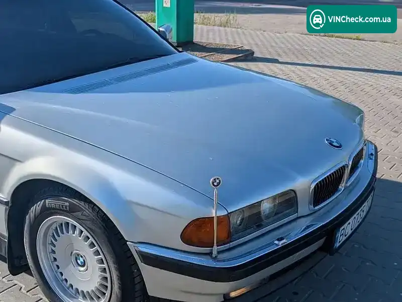 BMW 7 Series 1998, фото з оголошення 2 з 12, VIN WBAGF41010DK36083