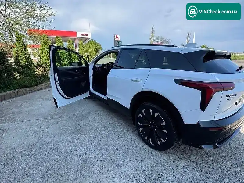 Chevrolet Blazer 2023, фото з оголошення 1 з 10, VIN 3GNKDCRJ8RS118692