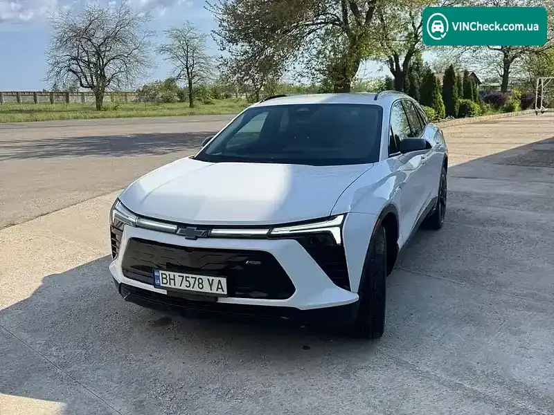 Chevrolet Blazer 2023, фото з оголошення 2 з 10, VIN 3GNKDCRJ8RS118692