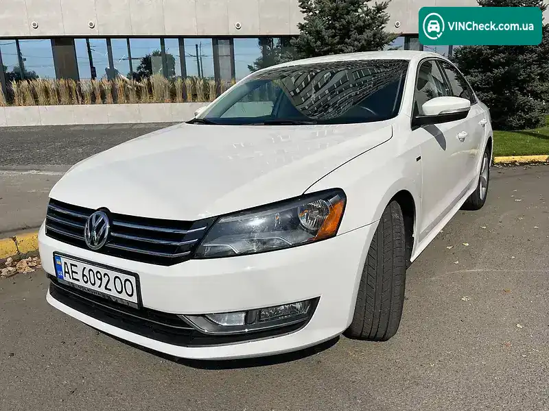 Volkswagen Passat 2015, фото з оголошення 2 з 20, VIN 1VWAS7A3XFC111871