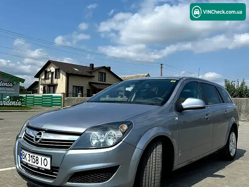 Opel Astra 2010, фото з оголошення 2 з 15, VIN W0L0AHL35A5042781