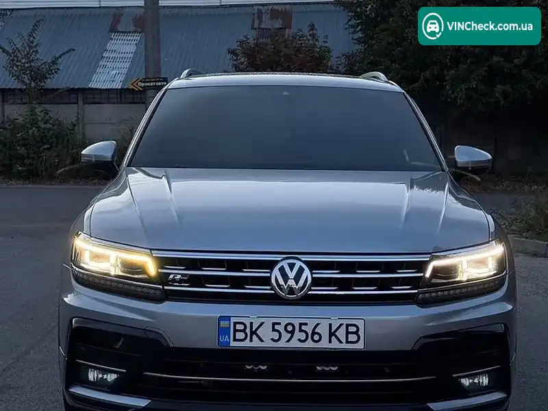 Volkswagen Tiguan 2019, фото з оголошення 2 з 15, VIN 3VV4B7AX2KM108511