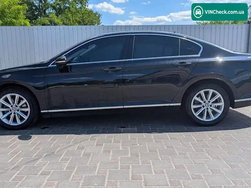 Volkswagen Passat 2019, фото з оголошення 2 з 11, VIN WVWZZZ3CZKE119962