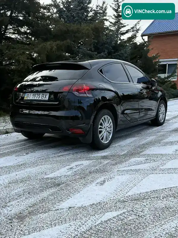 Citroen DS4 2012, фото з оголошення 2 з 10, VIN VF7NX5FEACY578883