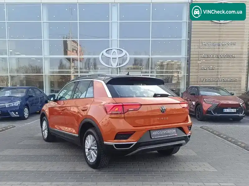 Volkswagen T-Roc 2020, фото з оголошення 2 з 11, VIN WVGZZZA1ZMV005924