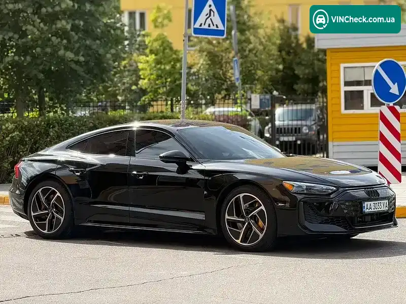 Audi RS e-tron GT 2024, фото з оголошення 1 з 17, VIN WAUBHBFW8R7901451