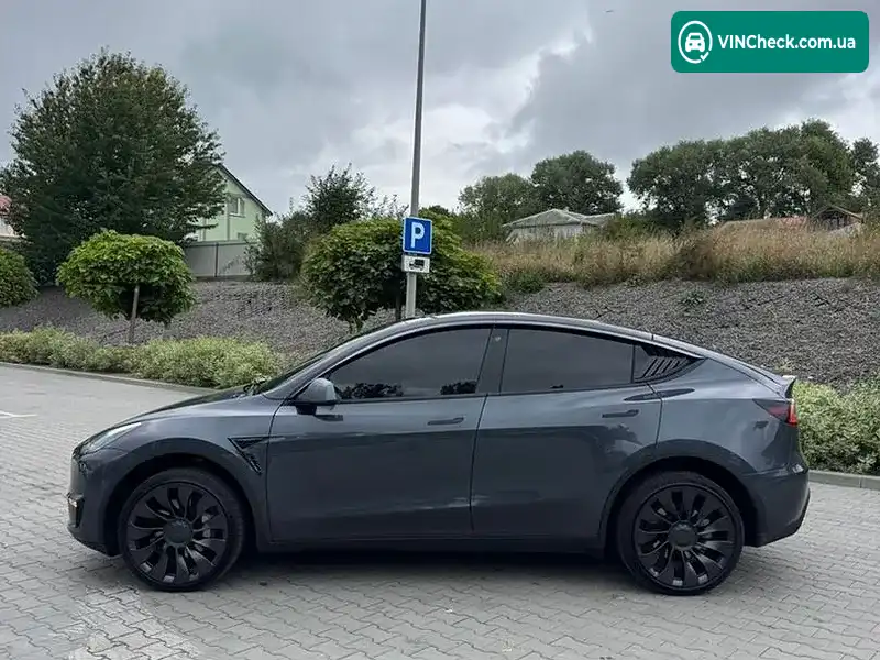 Tesla Model Y 2021, фото з оголошення 2 з 12, VIN 7SAYGAEE2NF349018
