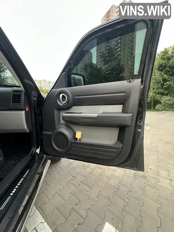 Dodge Nitro 2007, фото з оголошення 2 з 21, VIN 1D8GUB8K67W700635