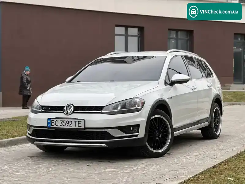 Volkswagen Golf 2018, фото з оголошення 1 з 21, VIN 3VWH17AU7JM768676