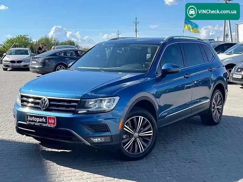 Volkswagen Tiguan 2018, фото з оголошення 1 з 20, VIN 3VV2B7AX3JM177164