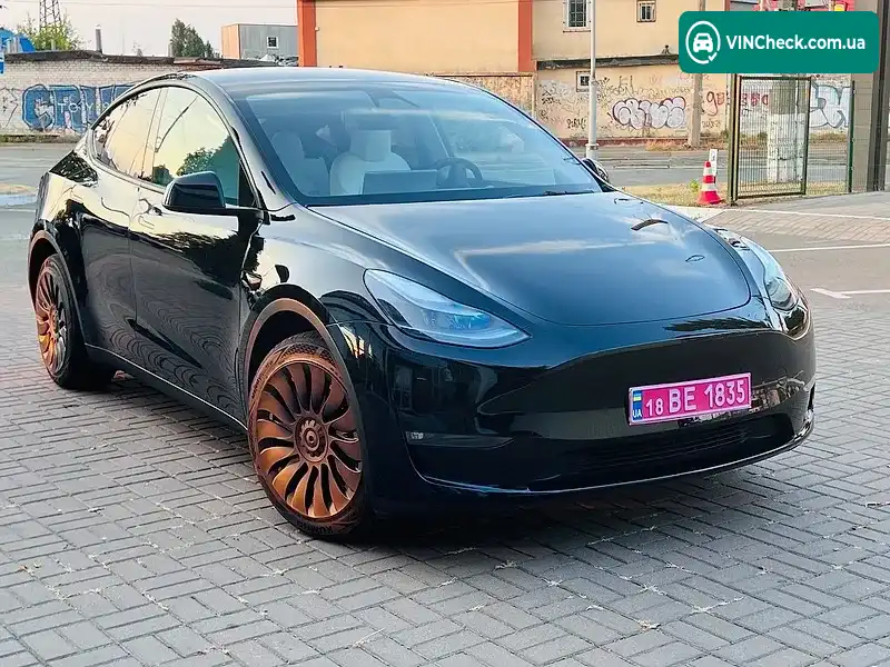Tesla Model Y 2024, фото з оголошення 1 з 17, VIN 7SAYGDEE1RF100135
