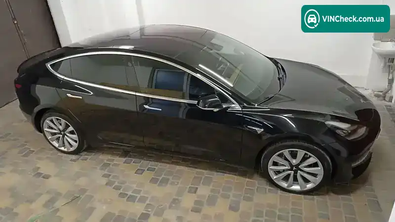 Tesla Model 3 2018, фото з оголошення 1 з 21, VIN 5YJ3E1EA9JF028470