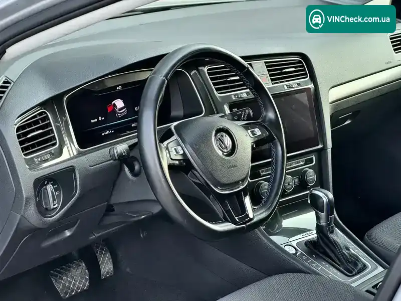 Volkswagen Golf 2019, фото з оголошення 2 з 21, VIN WVWZZZAUZK8913792