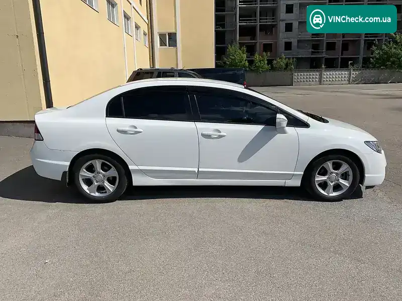 Honda Civic 2008, фото з оголошення 2 з 9, VIN NLAFD76408W025034